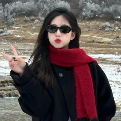 落在她身边